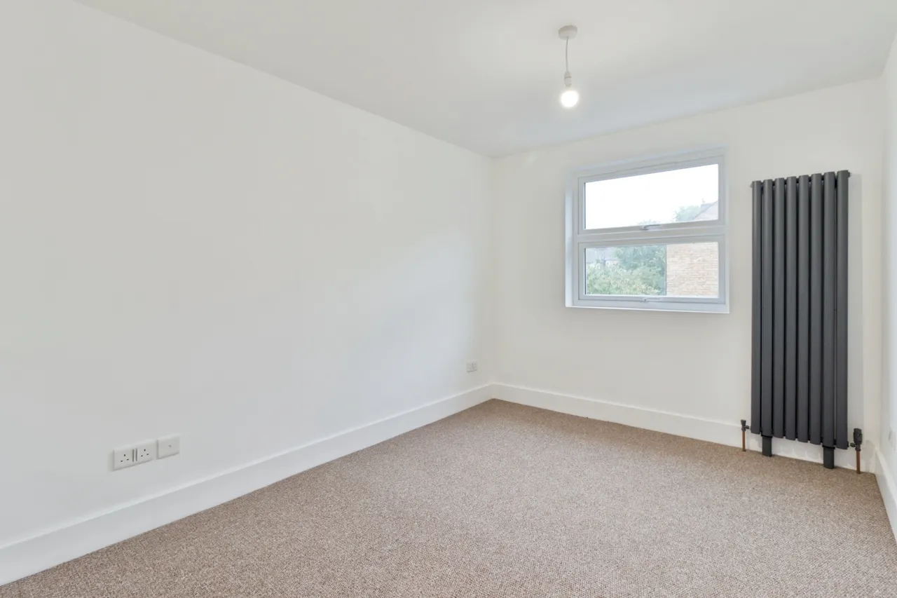 Plum Lane, London, SE18, photo 12