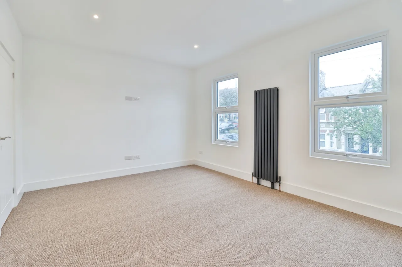 Plum Lane, London, SE18, photo 21