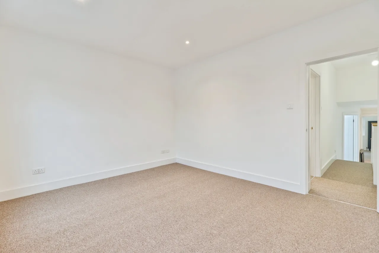 Plum Lane, London, SE18, photo 19