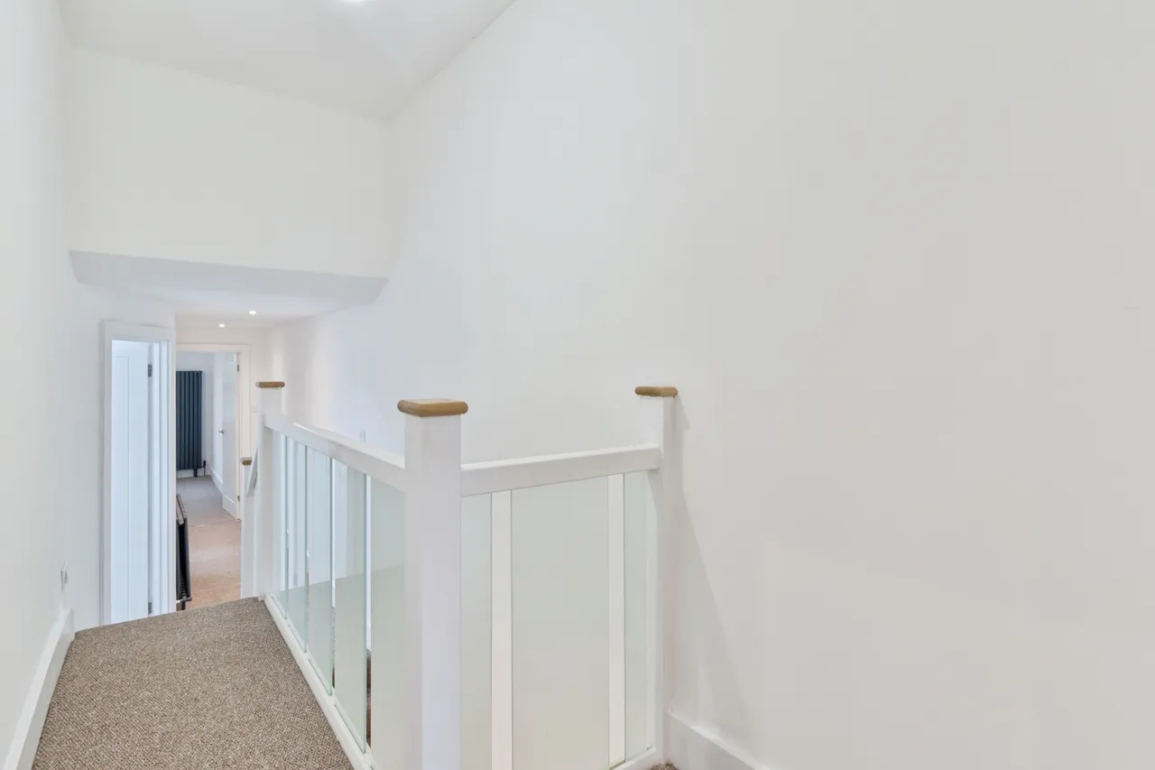 Plum Lane, London, SE18, photo 9