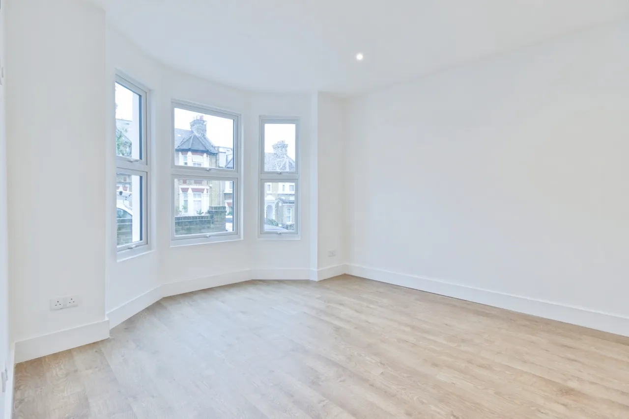 Plum Lane, London, SE18, photo 11