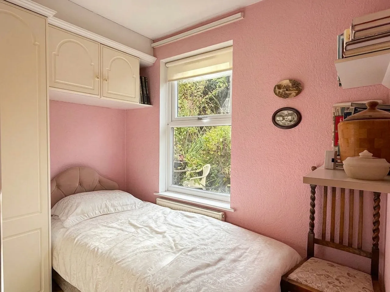 High Street, HG2, photo 7