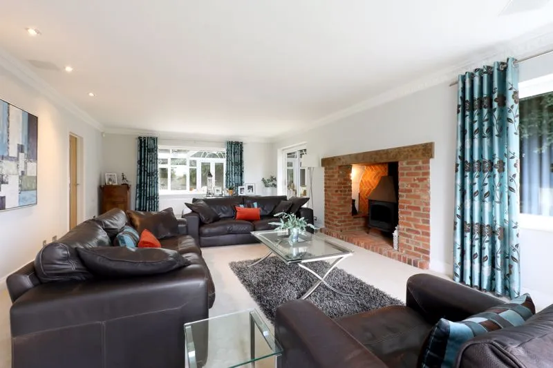 Grange Drive, Wooburn Green HP10 0QD, photo 4