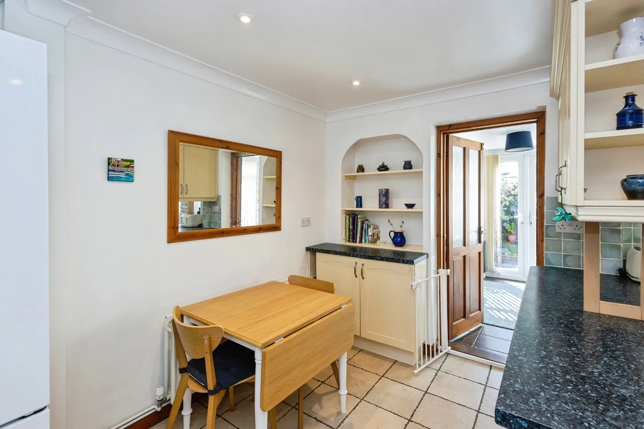 St. Marys Road, Hayling Island, PO11, photo 14