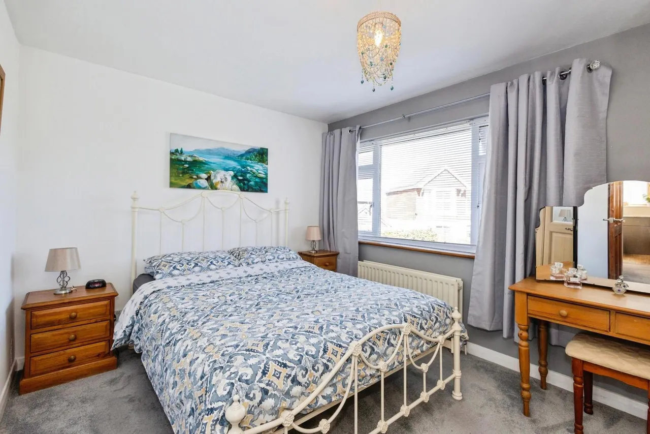 St. Marys Road, Hayling Island, PO11, photo 8