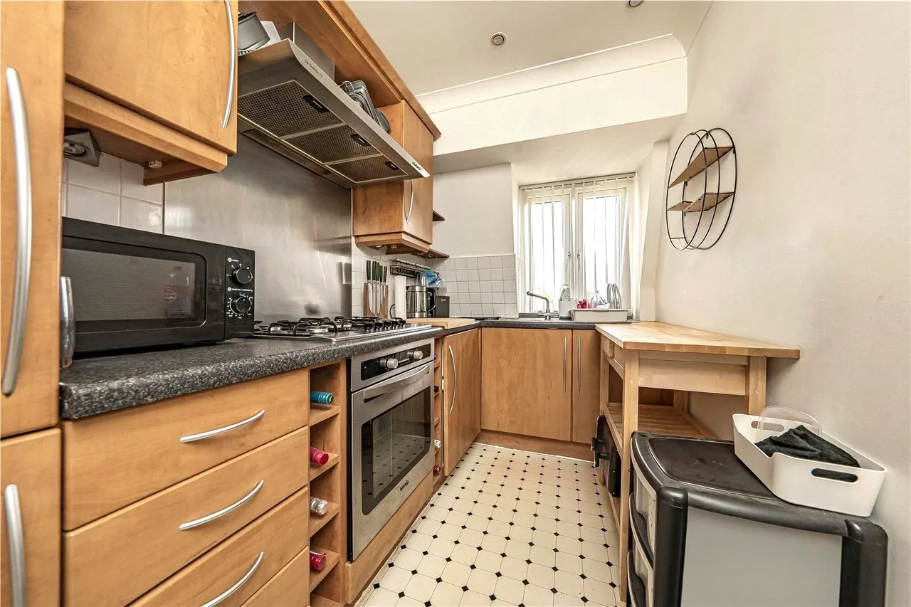 Elizabeth Gardens, Old Isleworth, TW7, photo 3