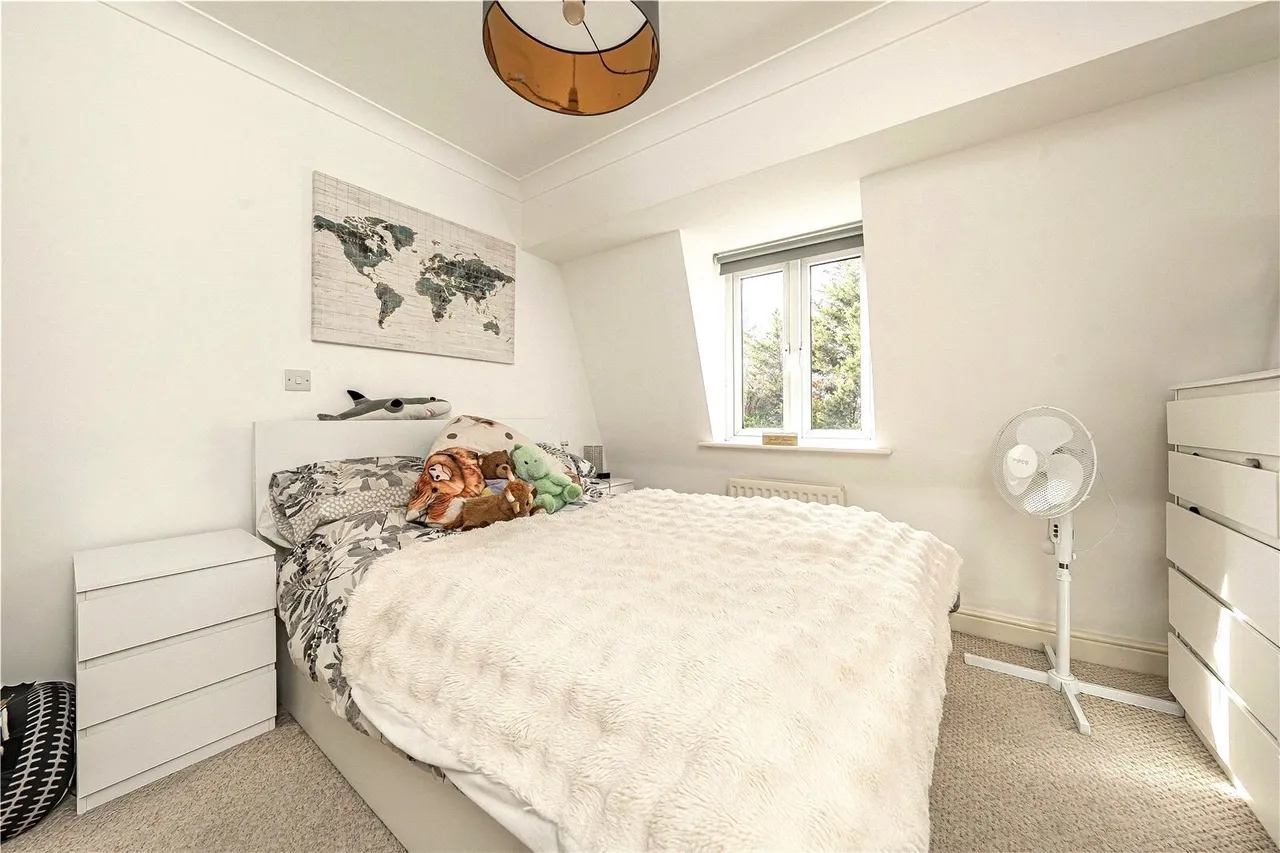 Elizabeth Gardens, Old Isleworth, TW7, photo 4