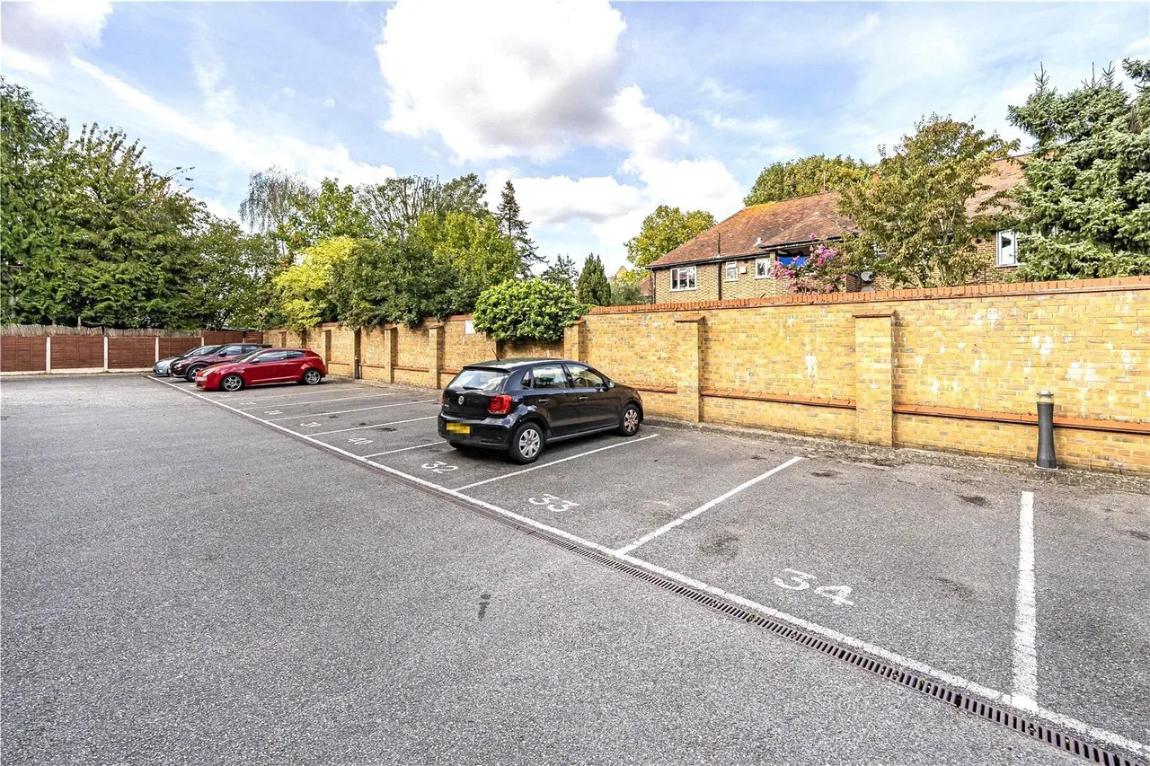 Elizabeth Gardens, Old Isleworth, TW7, photo 9
