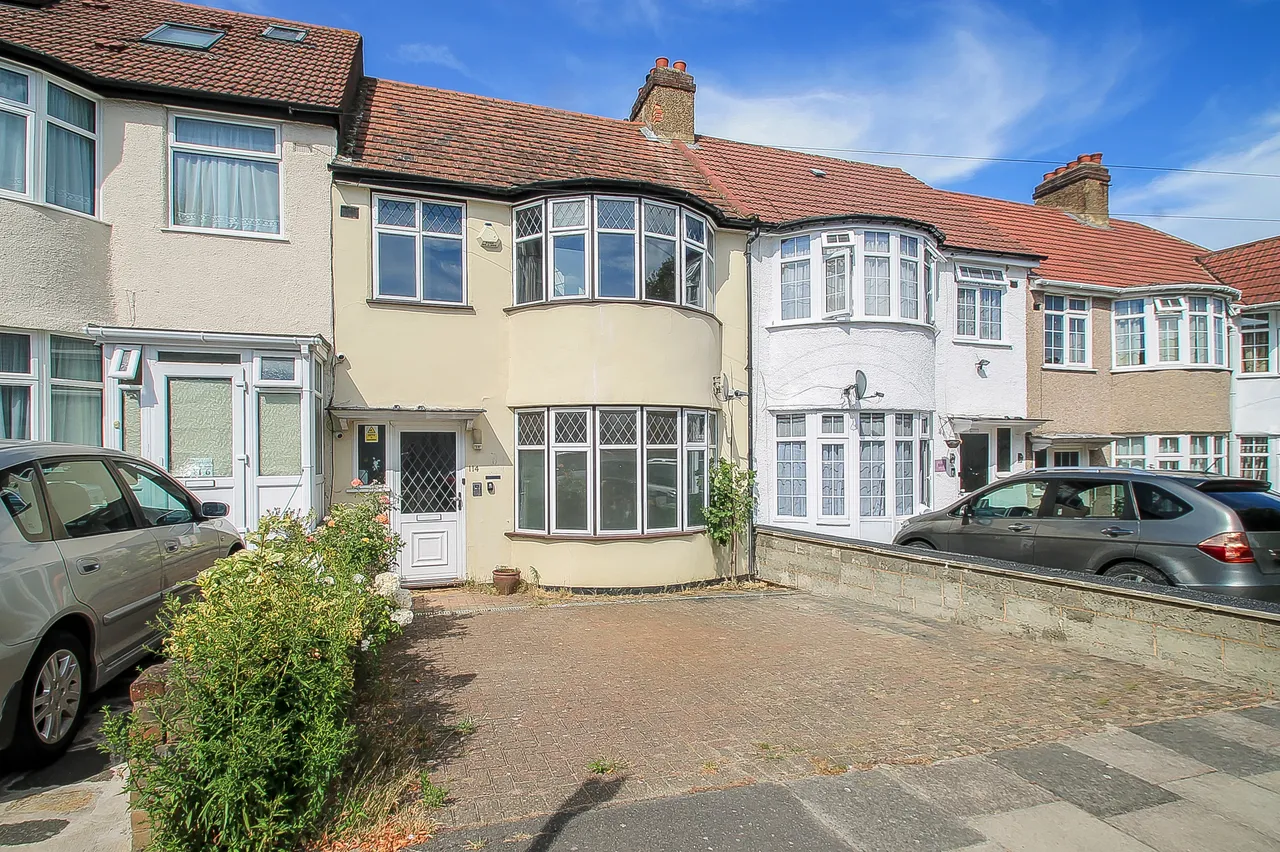 3 bed house for sale, Eastcote Avenue, Greenford, UB6
