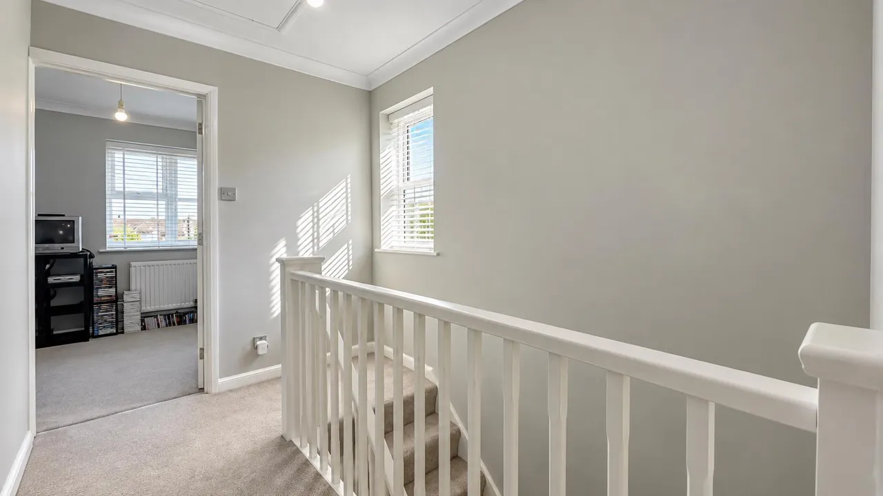 Kennington Close, Newport Pagnell, photo 22