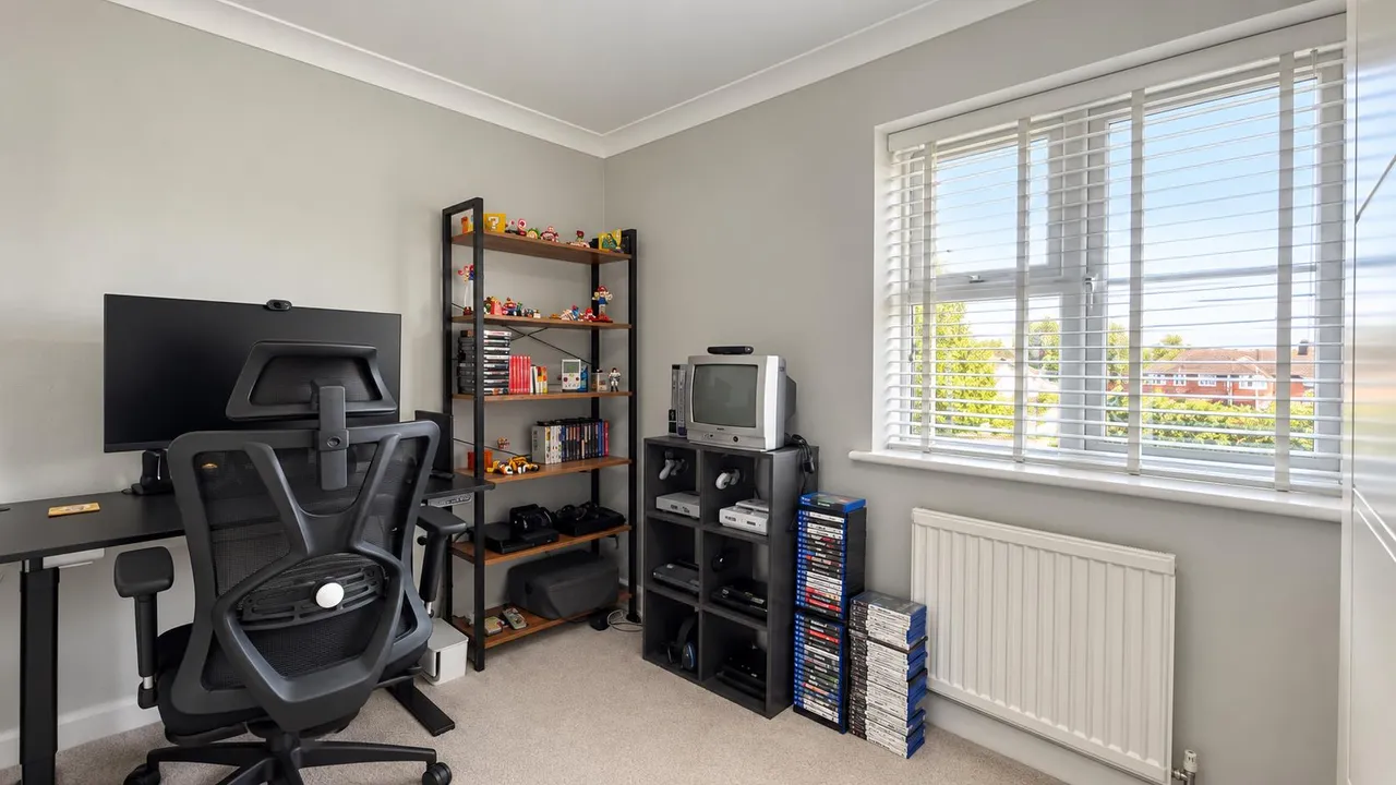 Kennington Close, Newport Pagnell, photo 20