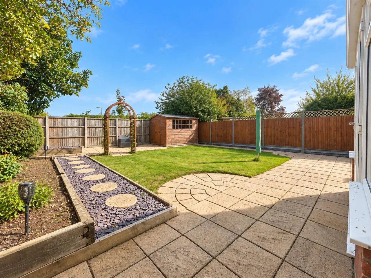 Kennington Close, Newport Pagnell, photo 14
