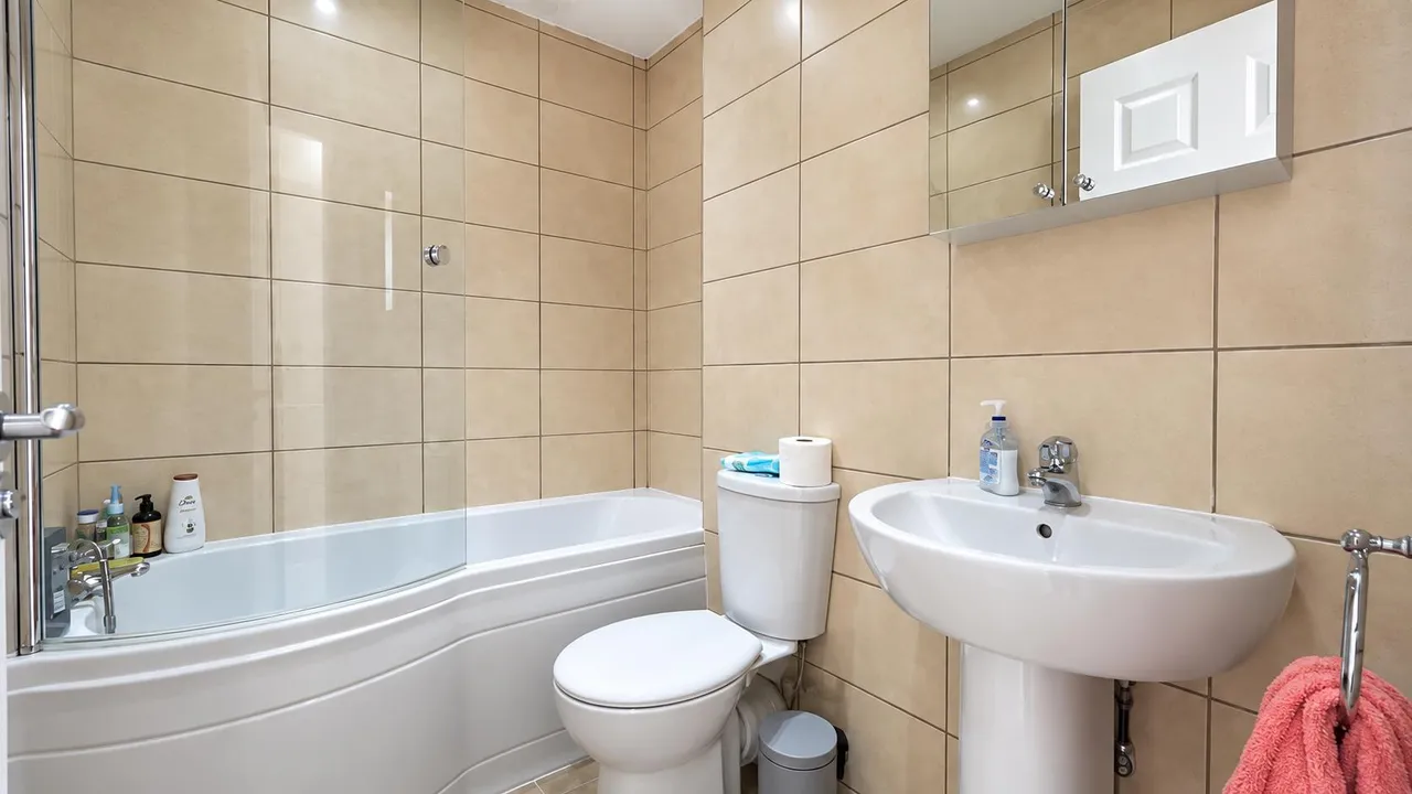 Kennington Close, Newport Pagnell, photo 21