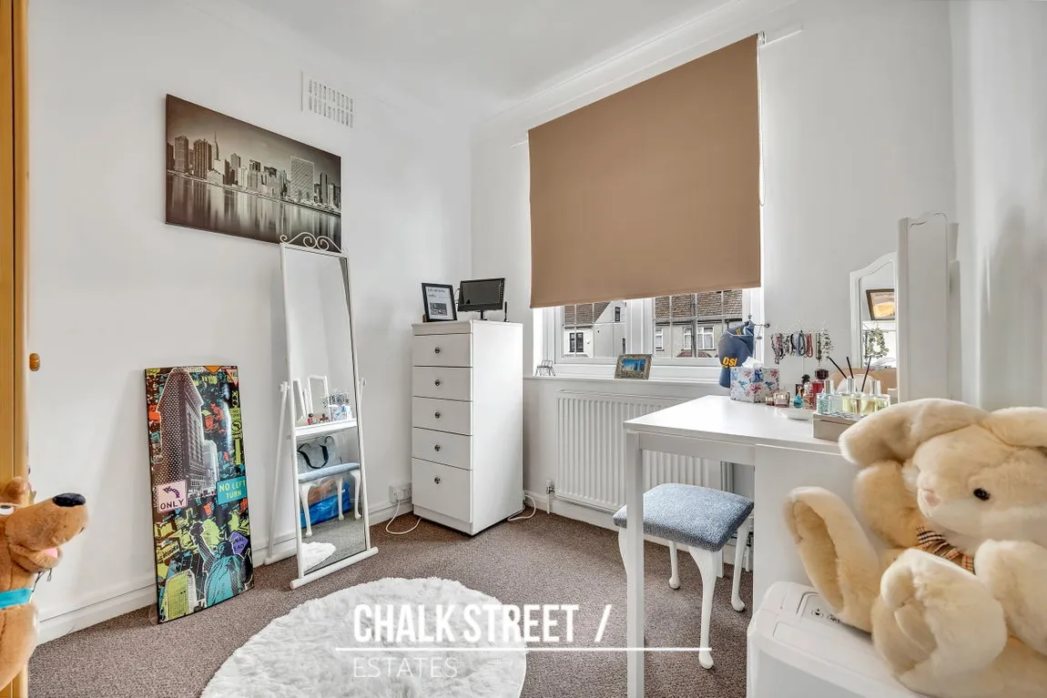 Standen Avenue, Hornchurch, RM12 6AA, photo 16
