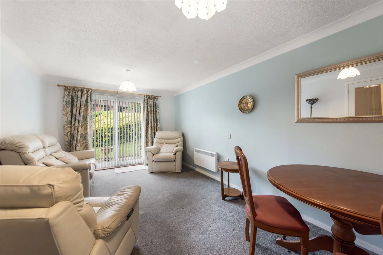 Willow Tree Drive, Barnt Green, Birmingham, Worcestershire, B45 8PB, photo 2