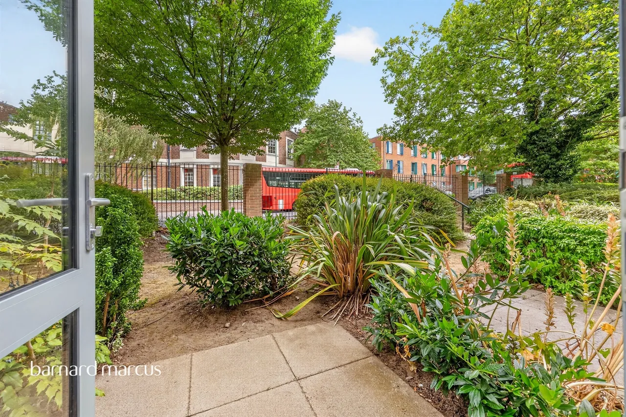 Shotfield, Wallington, SM6, photo 8
