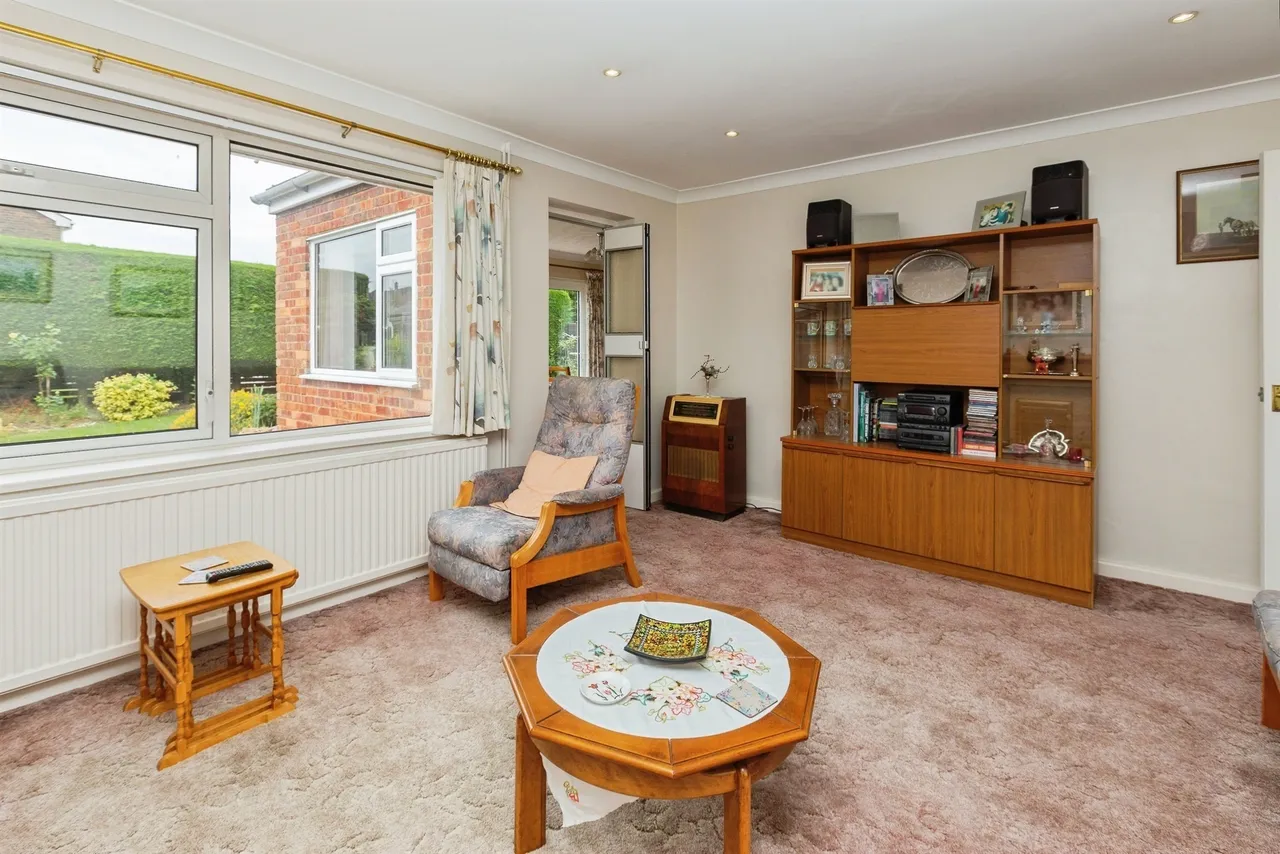 Corfe Close, Aylesbury, HP21, photo 5