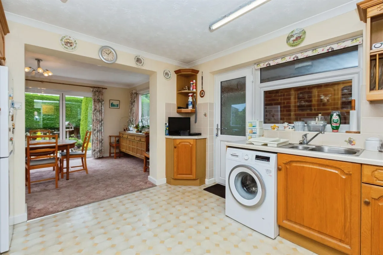 Corfe Close, Aylesbury, HP21, photo 16