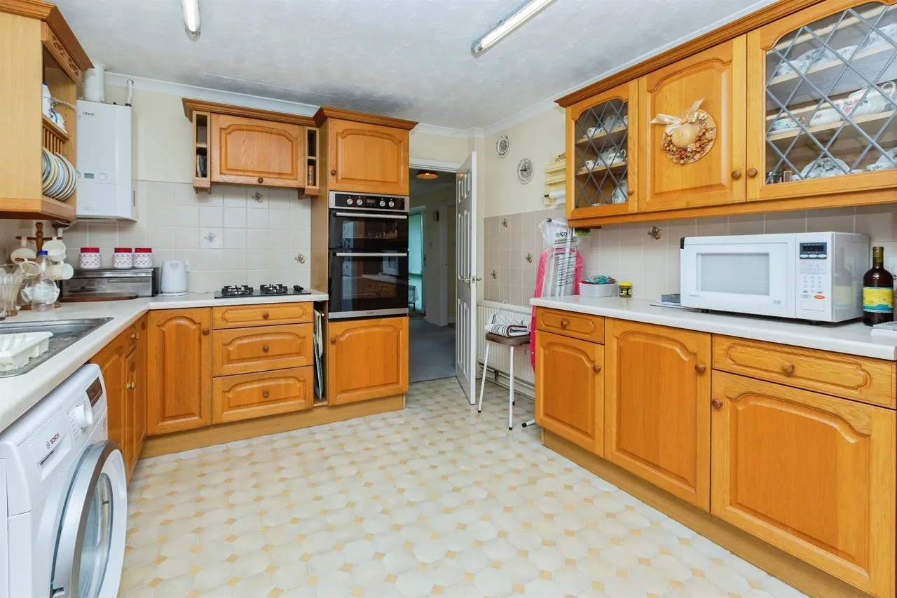 Corfe Close, Aylesbury, HP21, photo 25