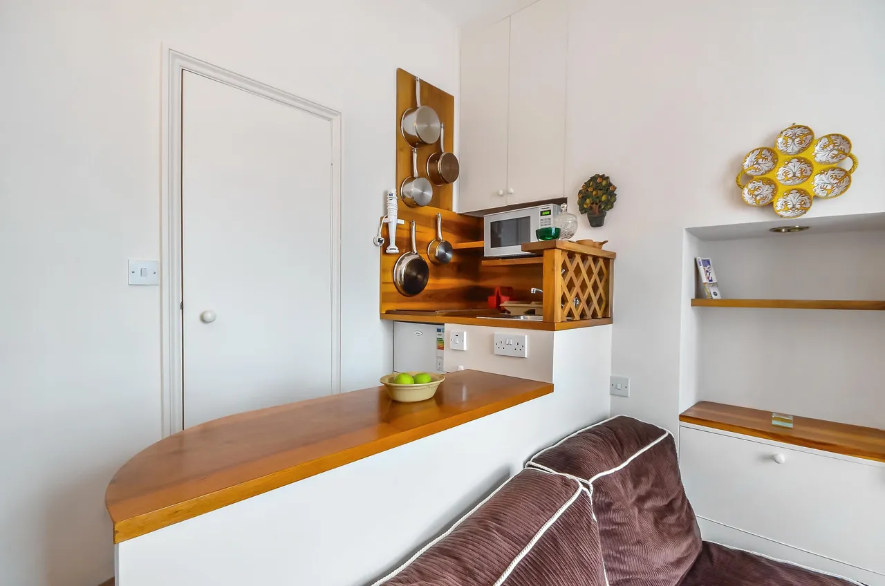 Charlwood Street, London, SW1V, photo 2
