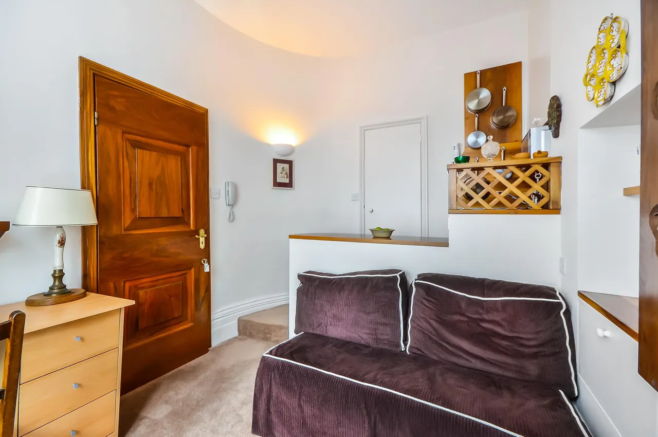 Charlwood Street, London, SW1V, photo 3