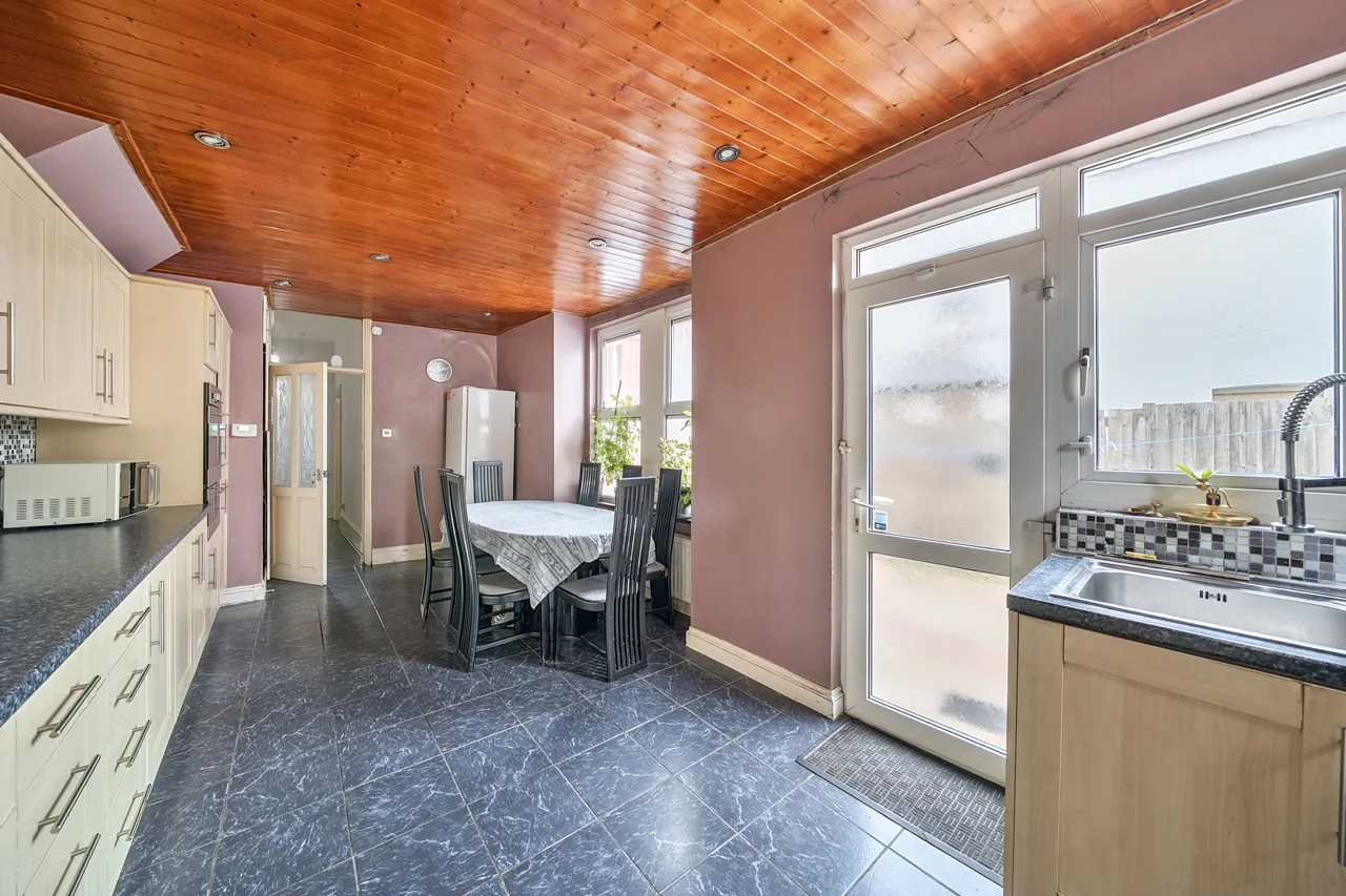41 Dagmar Road, London, photo 8