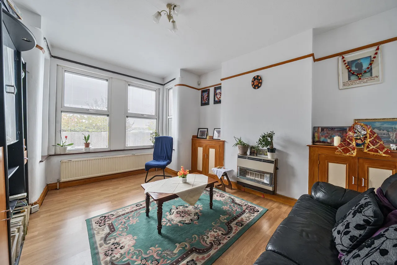 41 Dagmar Road, London, photo 2