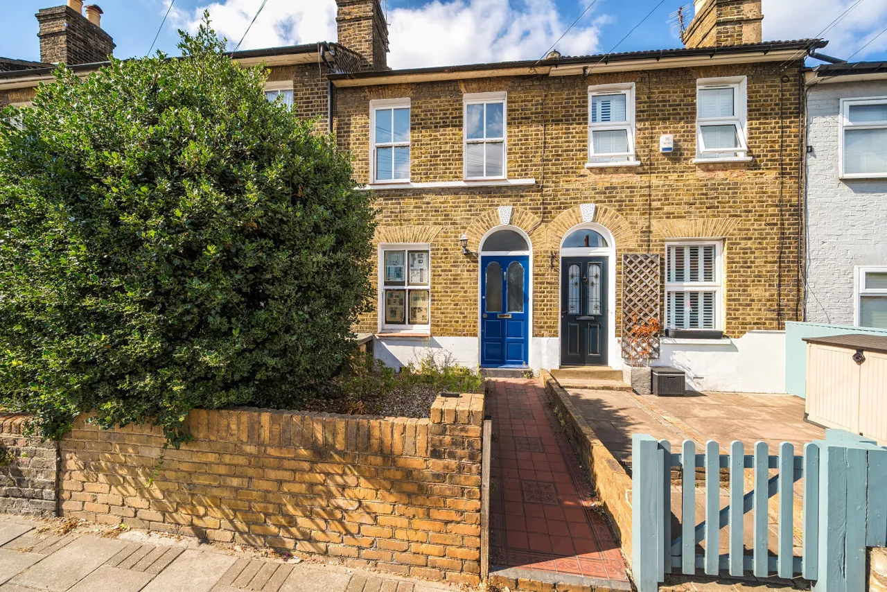 2 bed house for sale — White Horse Hill, Chislehurst, Kent, BR7