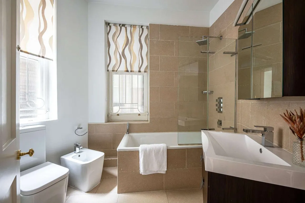 Campden Hill Court, Campden Hill Road, London, W8 7HN, photo 10