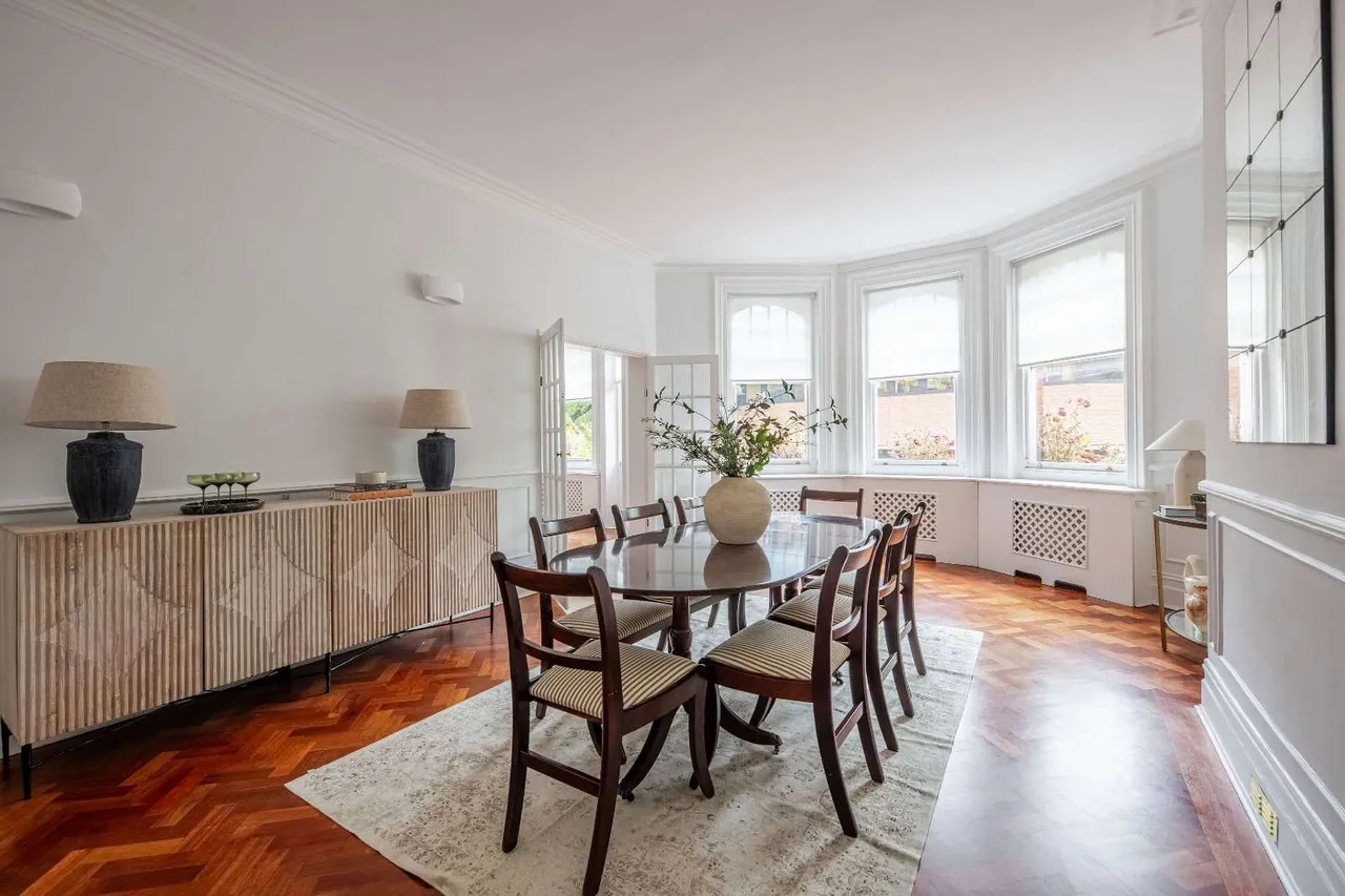 Campden Hill Court, Campden Hill Road, London, W8 7HN, photo 4