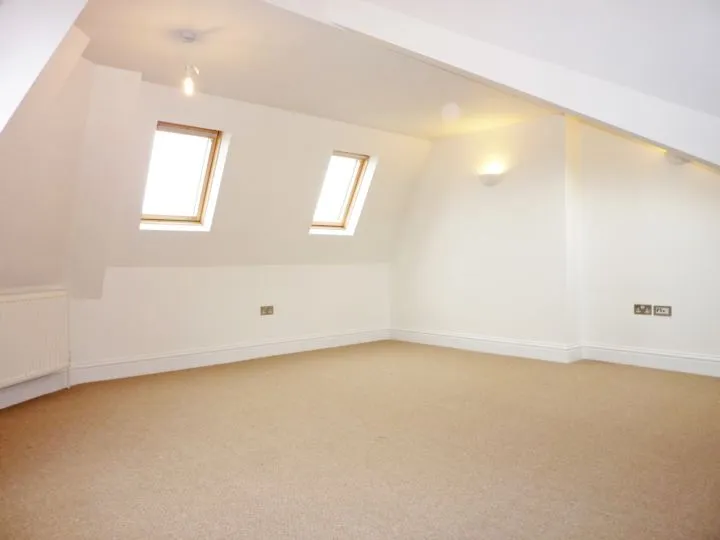 2 bed property to rent — Penrhyn Crescent, Sheen, SW14 7PF