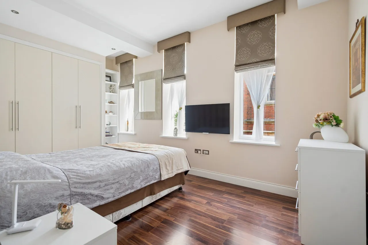 Connaught House, Royal Connaught Drive, Bushey, WD23 2RB, photo 9