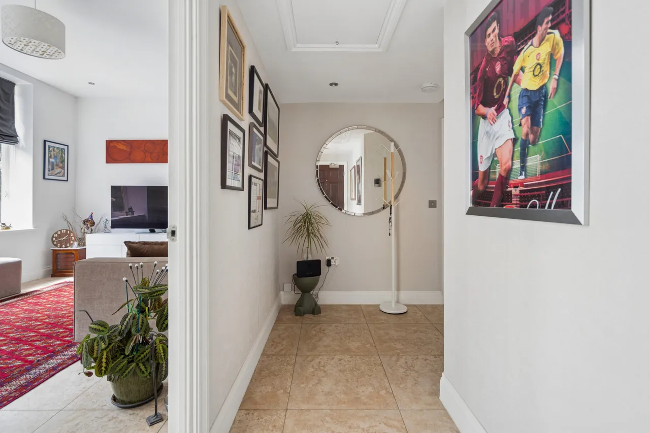 Connaught House, Royal Connaught Drive, Bushey, WD23 2RB, photo 5