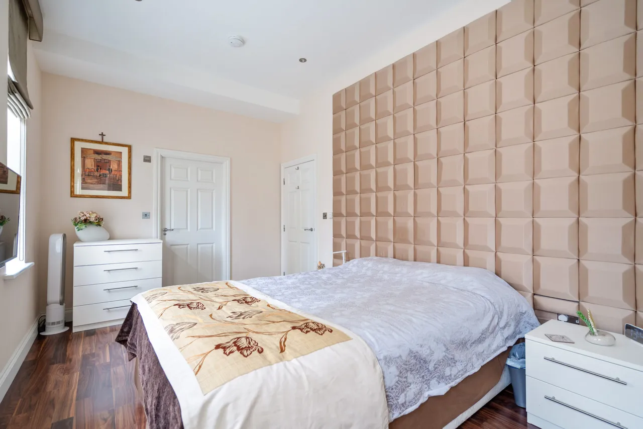 Connaught House, Royal Connaught Drive, Bushey, WD23 2RB, photo 10