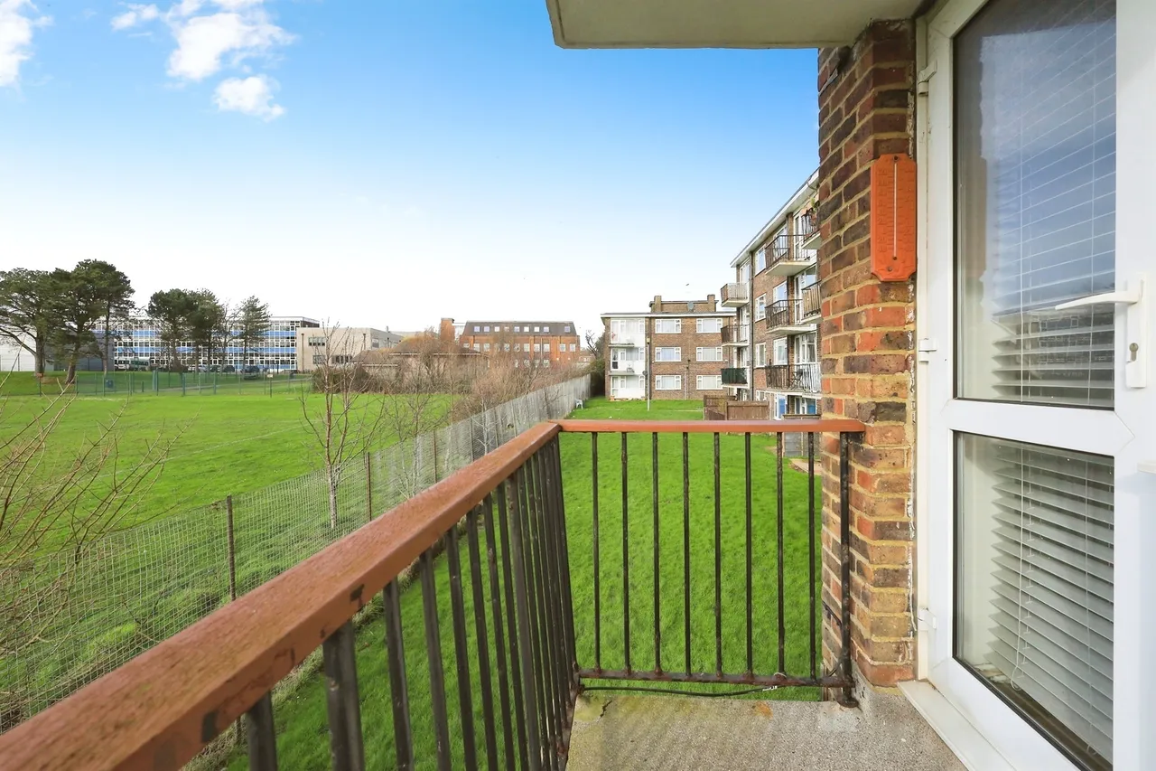 Faygate Road, Eastbourne, photo 5
