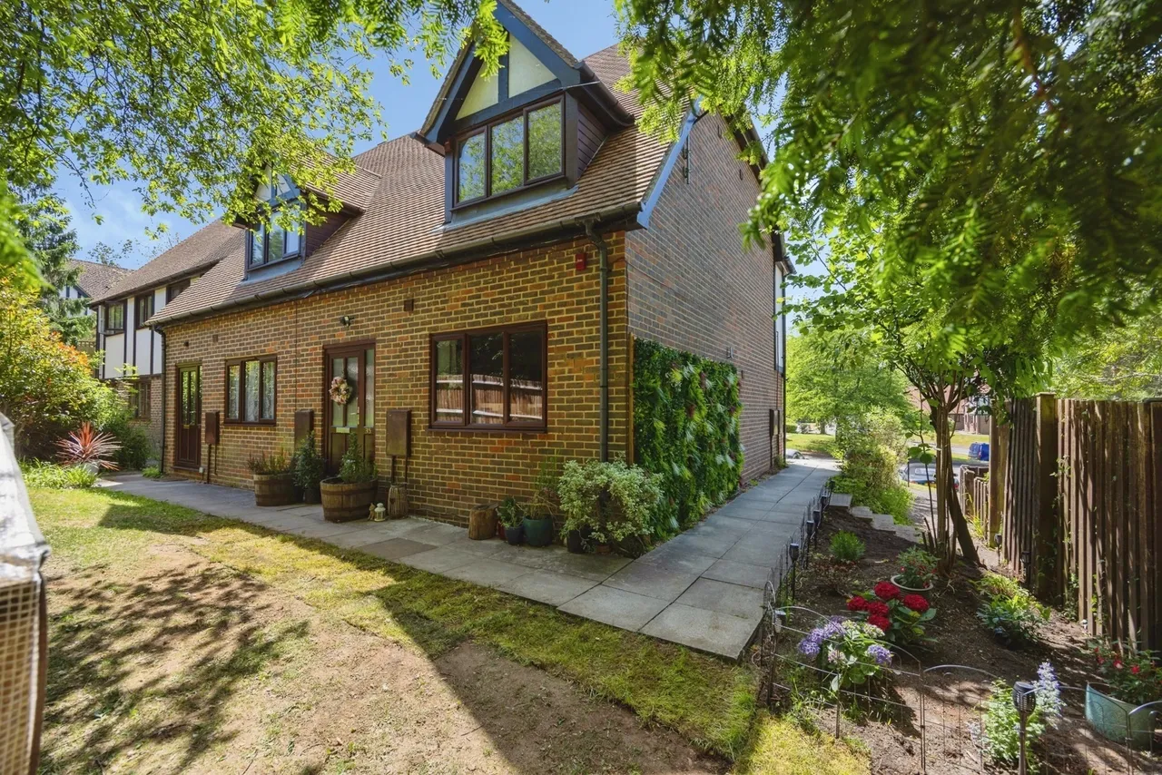 Broad Ha'penny, Wrecclesham, GU10, photo 6