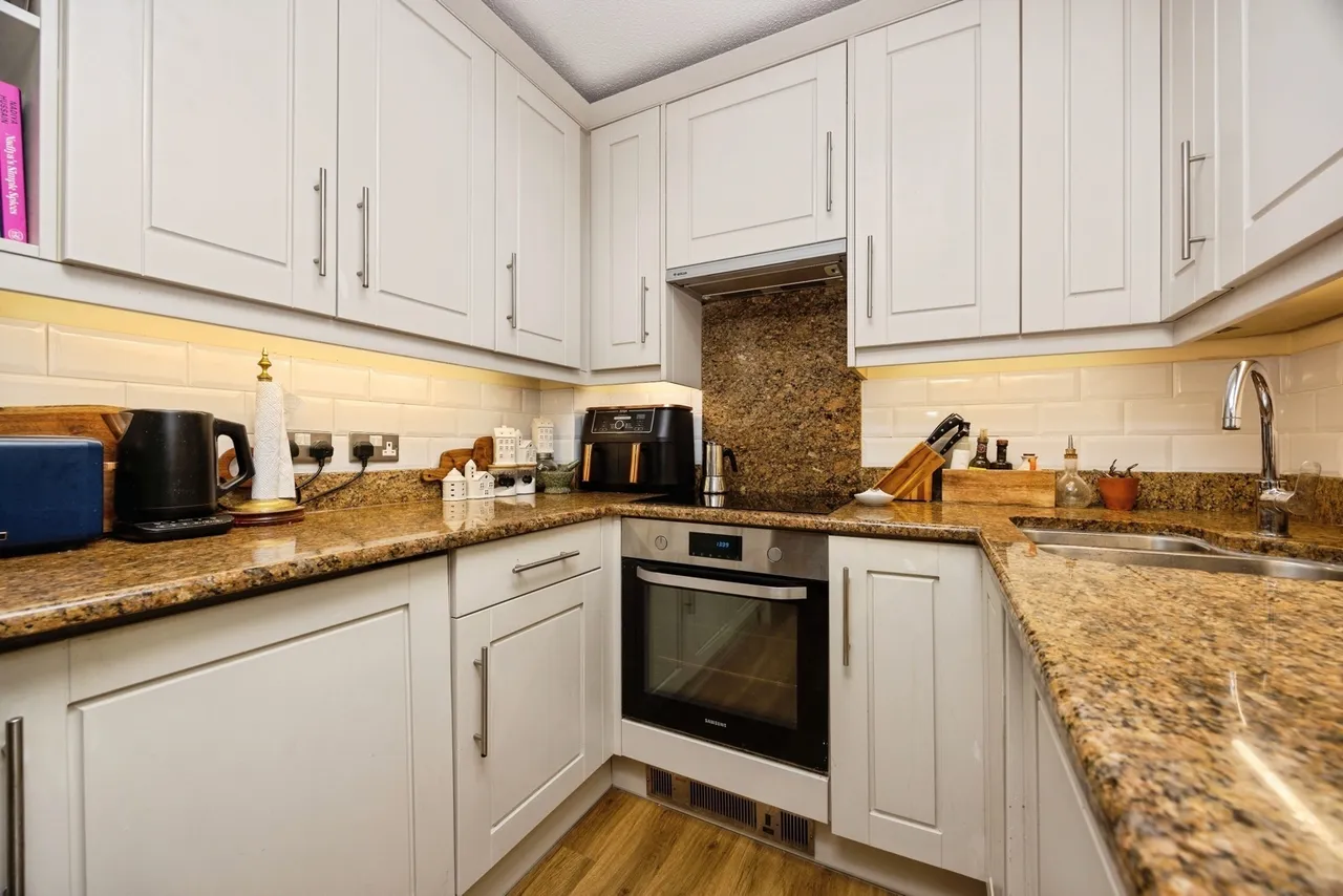 Broad Ha'penny, Wrecclesham, GU10, photo 19
