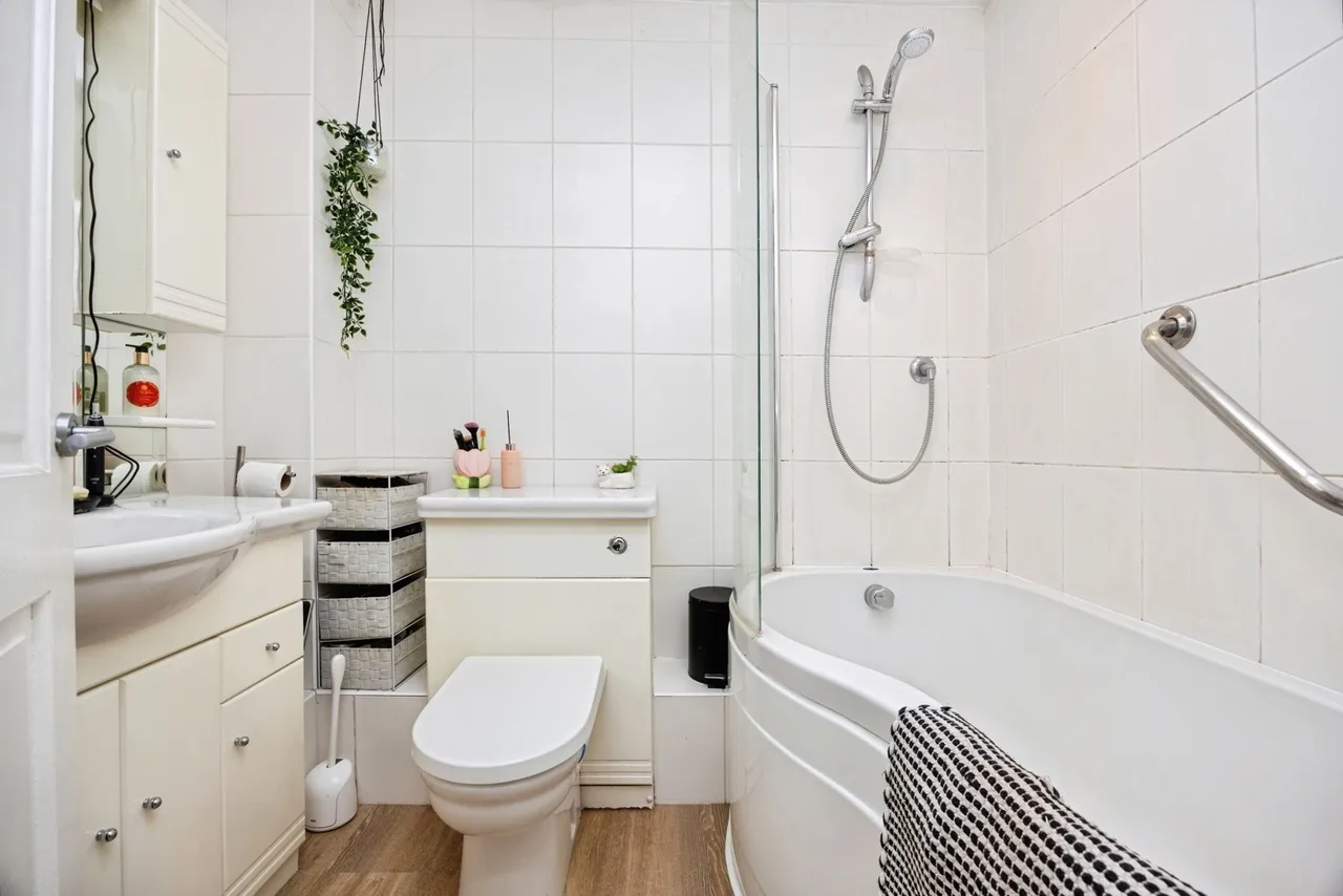 Broad Ha'penny, Wrecclesham, GU10, photo 15