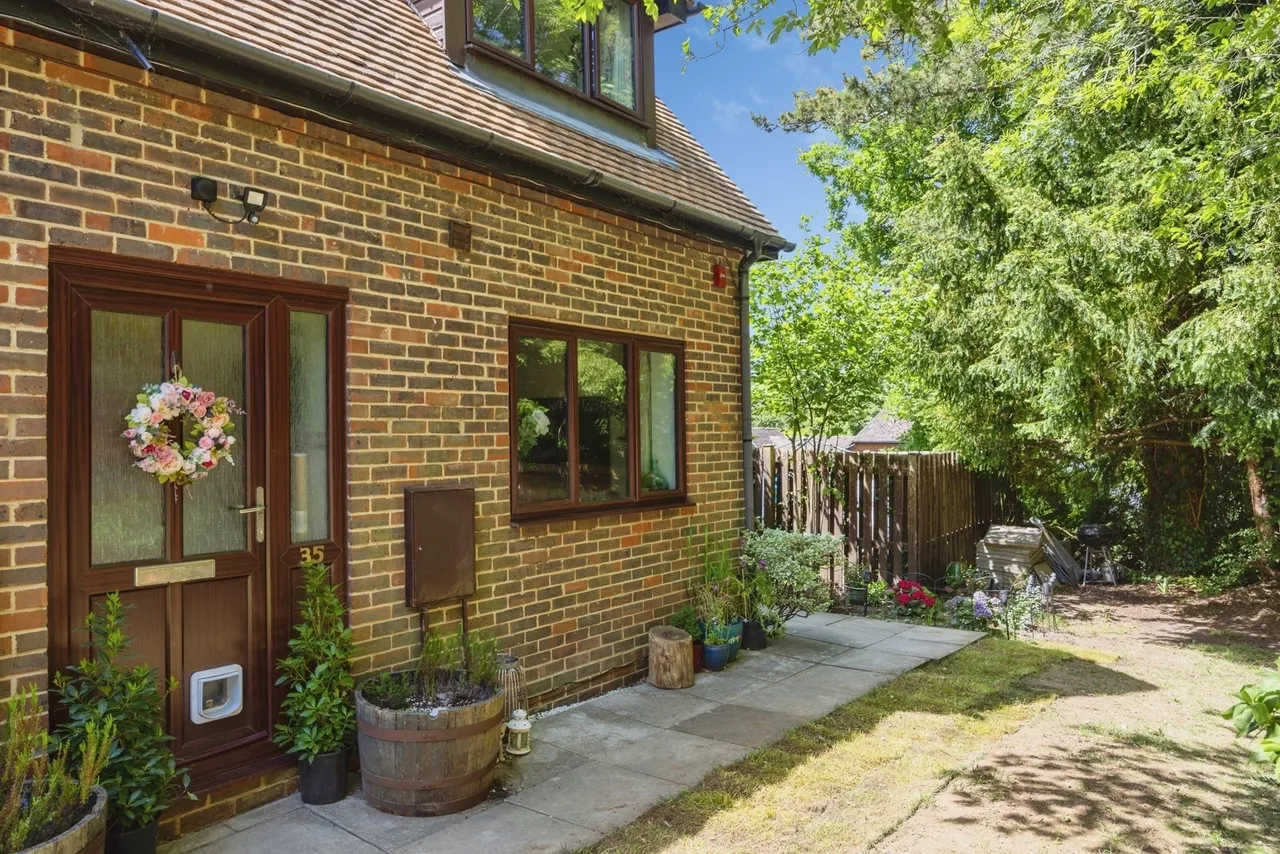 Broad Ha'penny, Wrecclesham, GU10, photo 17