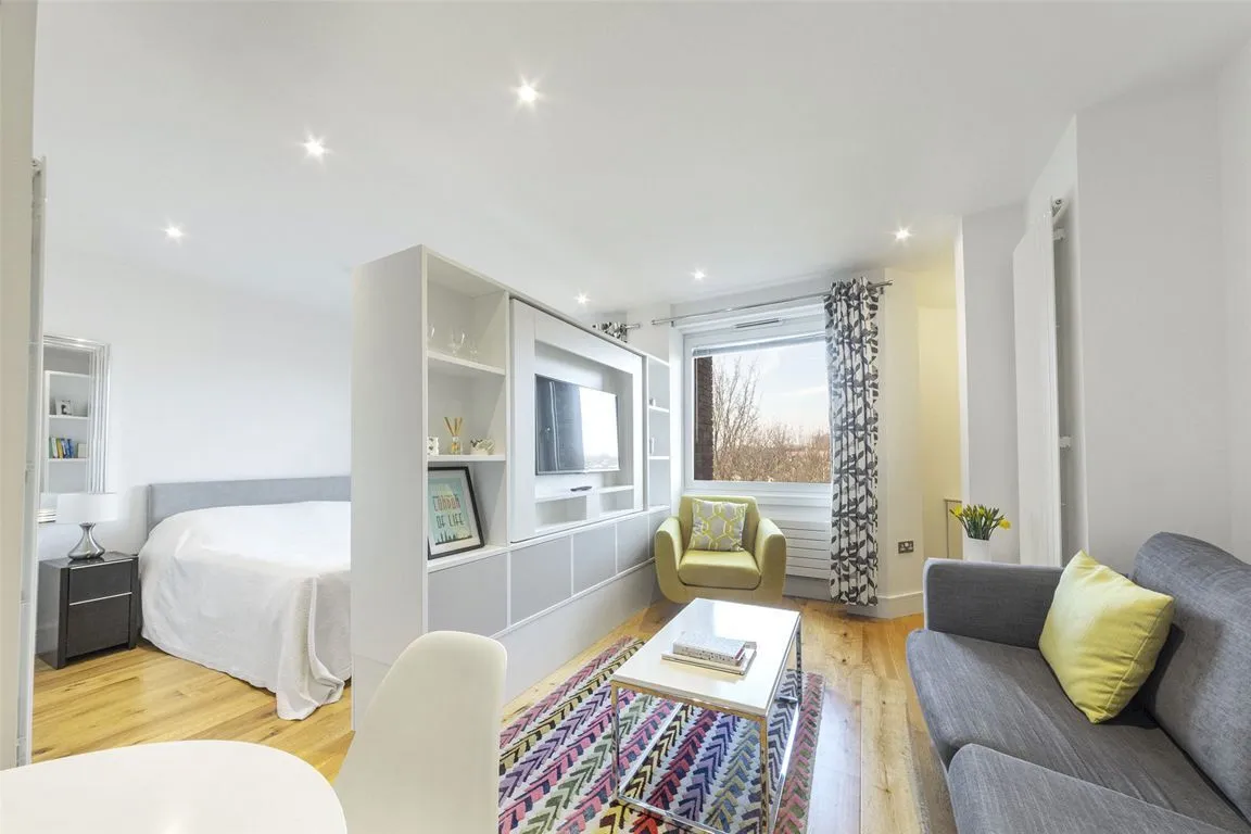 flat to rent — Molesworth Street, London