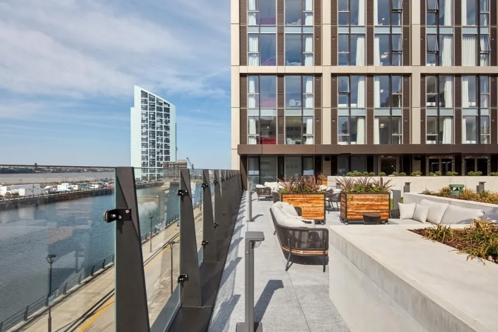 flat to rent — The Lexington, 3b William Jessop Way ...