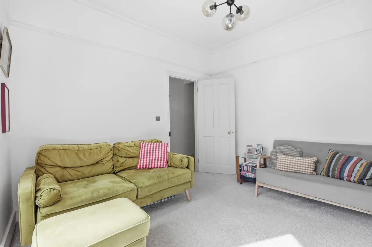 Newport Road, Leyton, E10, photo 4