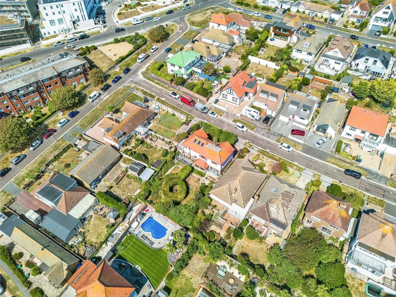 Brambletyne Avenue, Saltdean, BN2, photo 15