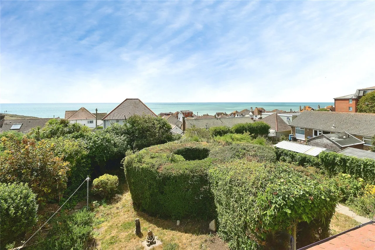 Brambletyne Avenue, Saltdean, BN2, photo 13