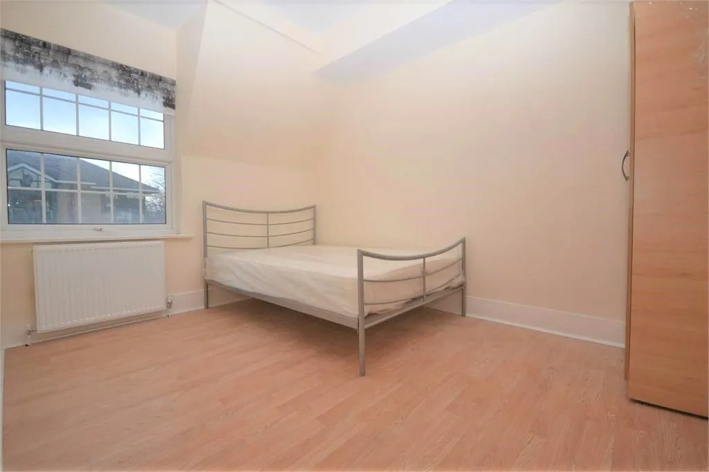 London Road, Isleworth, TW7, photo 4