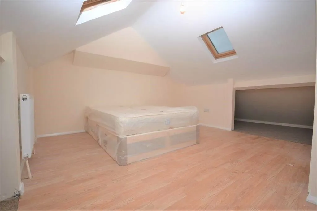 London Road, Isleworth, TW7, photo 2