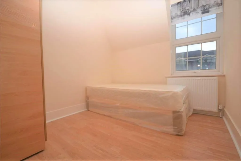 London Road, Isleworth, TW7, photo 6