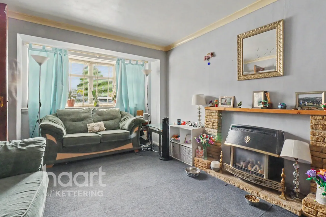 Warwick Close, Market Harborough, LE16, photo 3