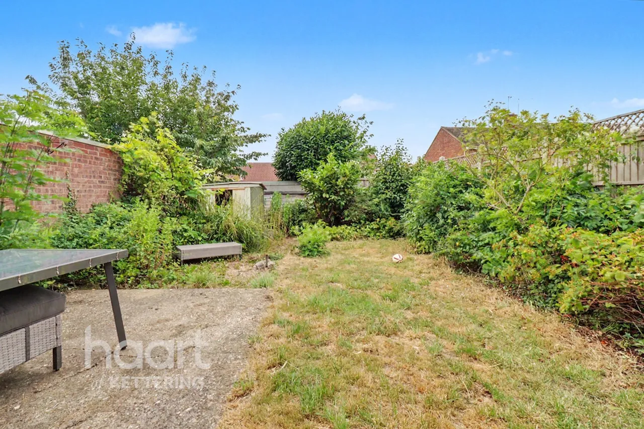 Warwick Close, Market Harborough, LE16, photo 11