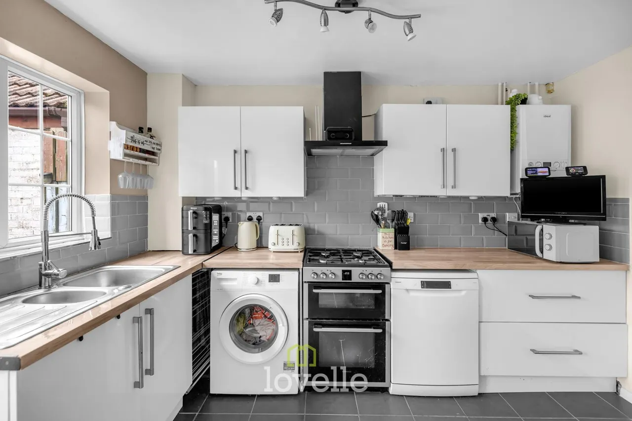Harlstone Court, Grimsby, DN34, photo 4